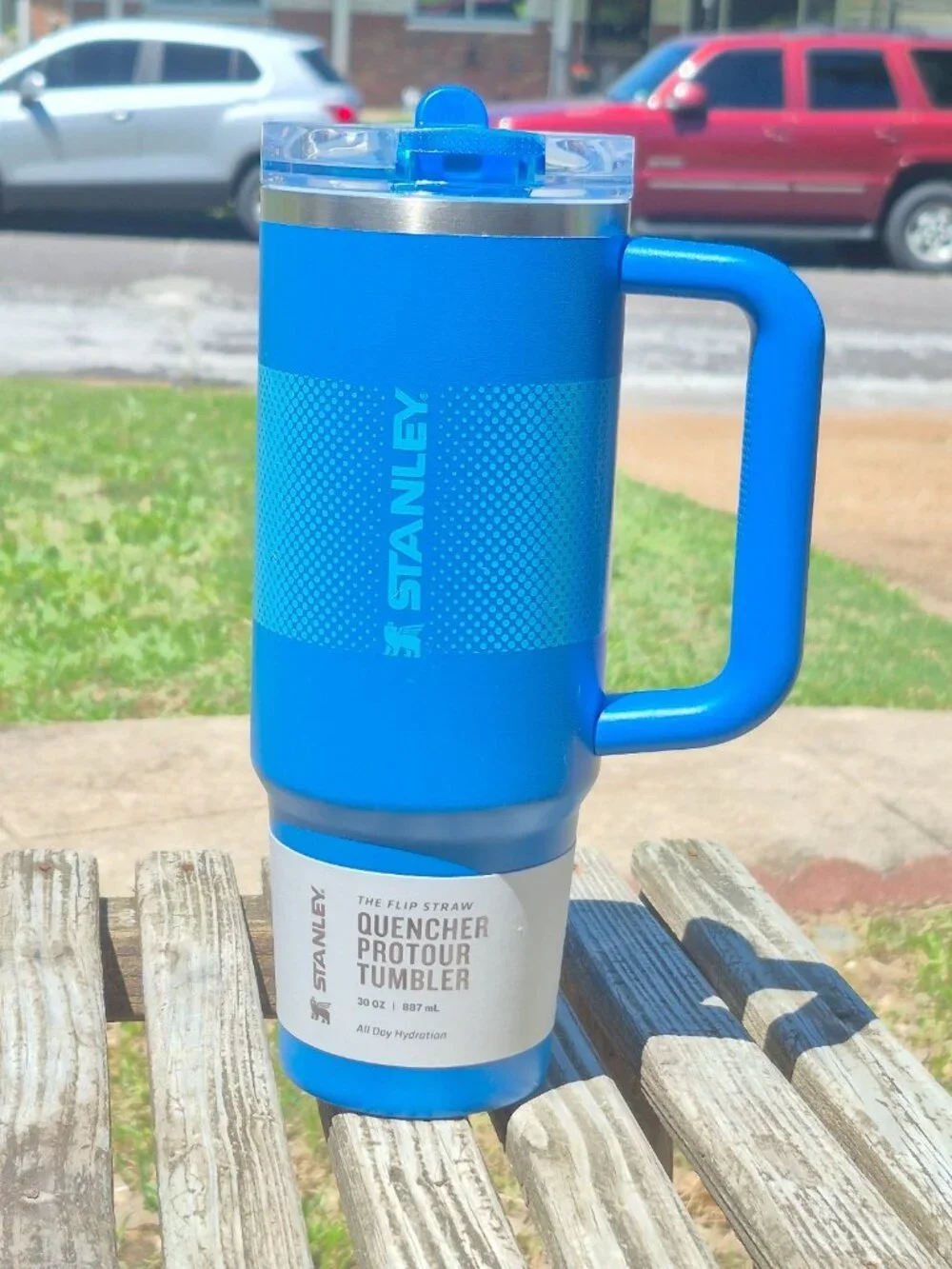 NEW Stanley The Quencher Protour Flip Straw Tumbler | 30 OZ - Azure Fade